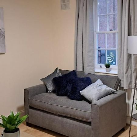 Вилла Upper Tooting Road Лондон Экстерьер фото